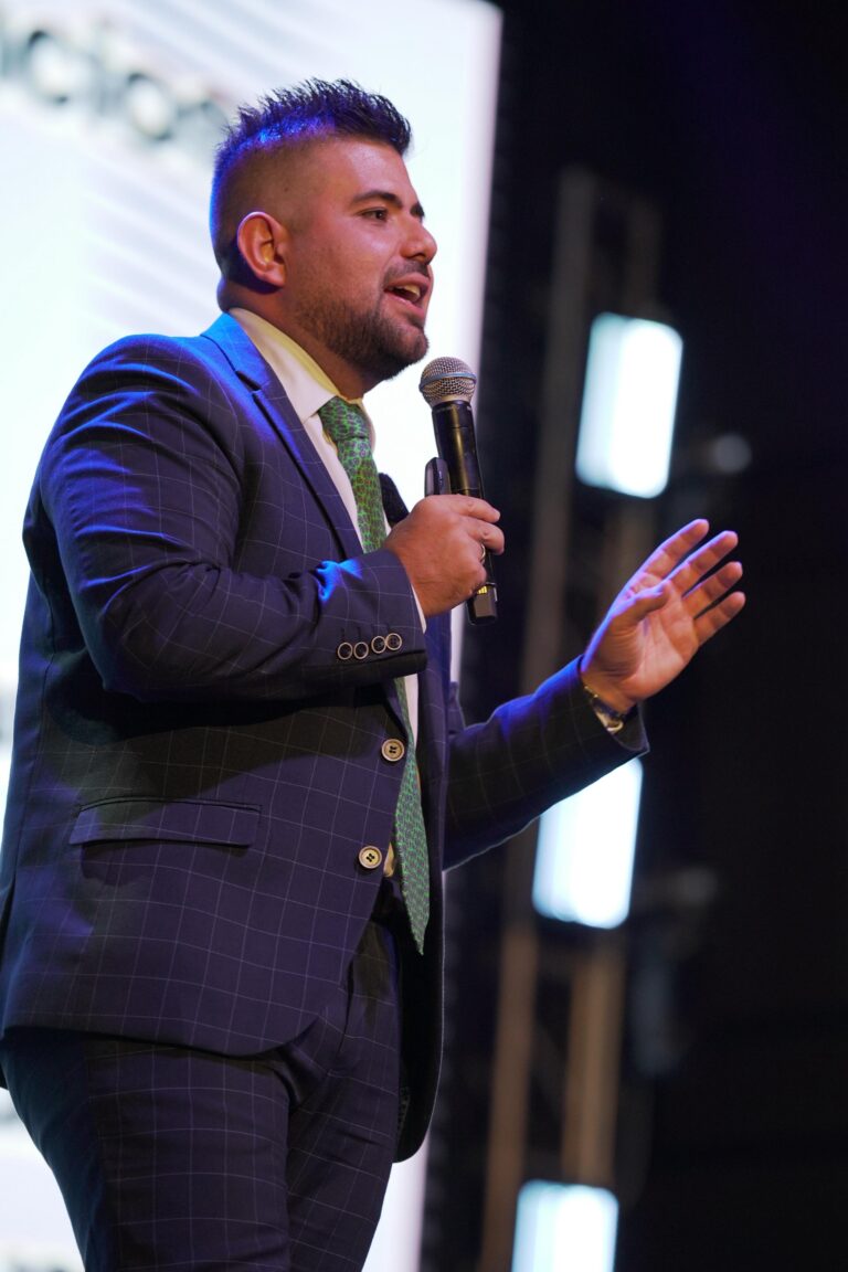 99249b40-c638-4e8f-beb4-671e815beb2f